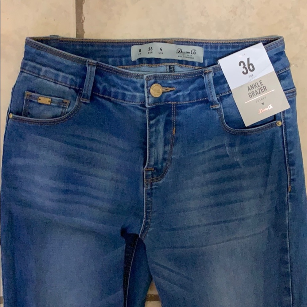 Jeans - Picture 2 of 3